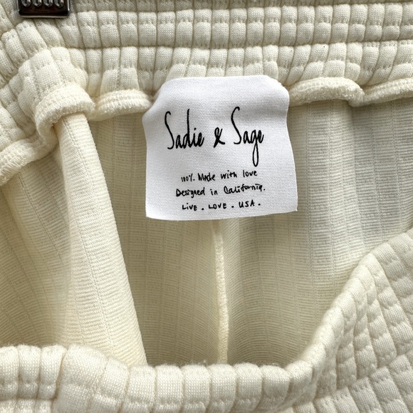 Cropped Tank and Shorts set - Picture 3 of 5